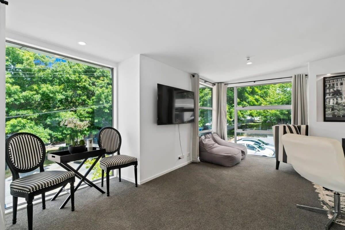 Central Queenstown Luxury Exteriör bild