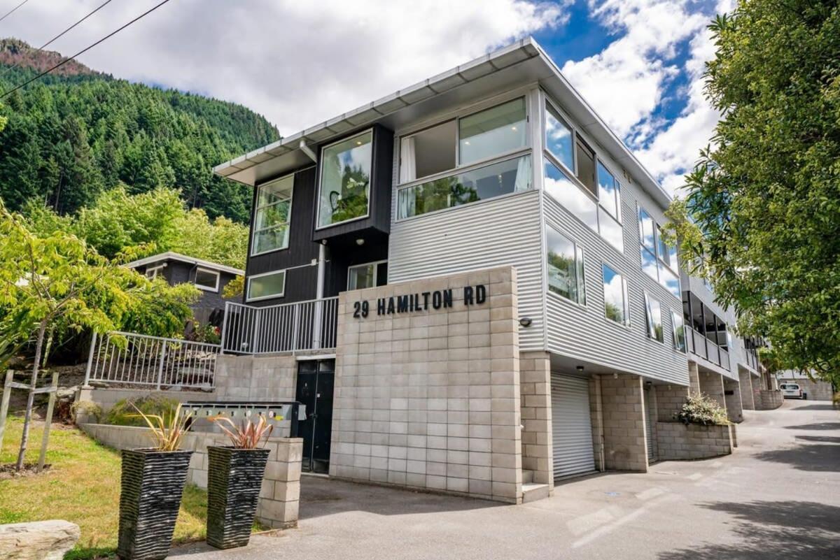 Central Queenstown Luxury Exteriör bild